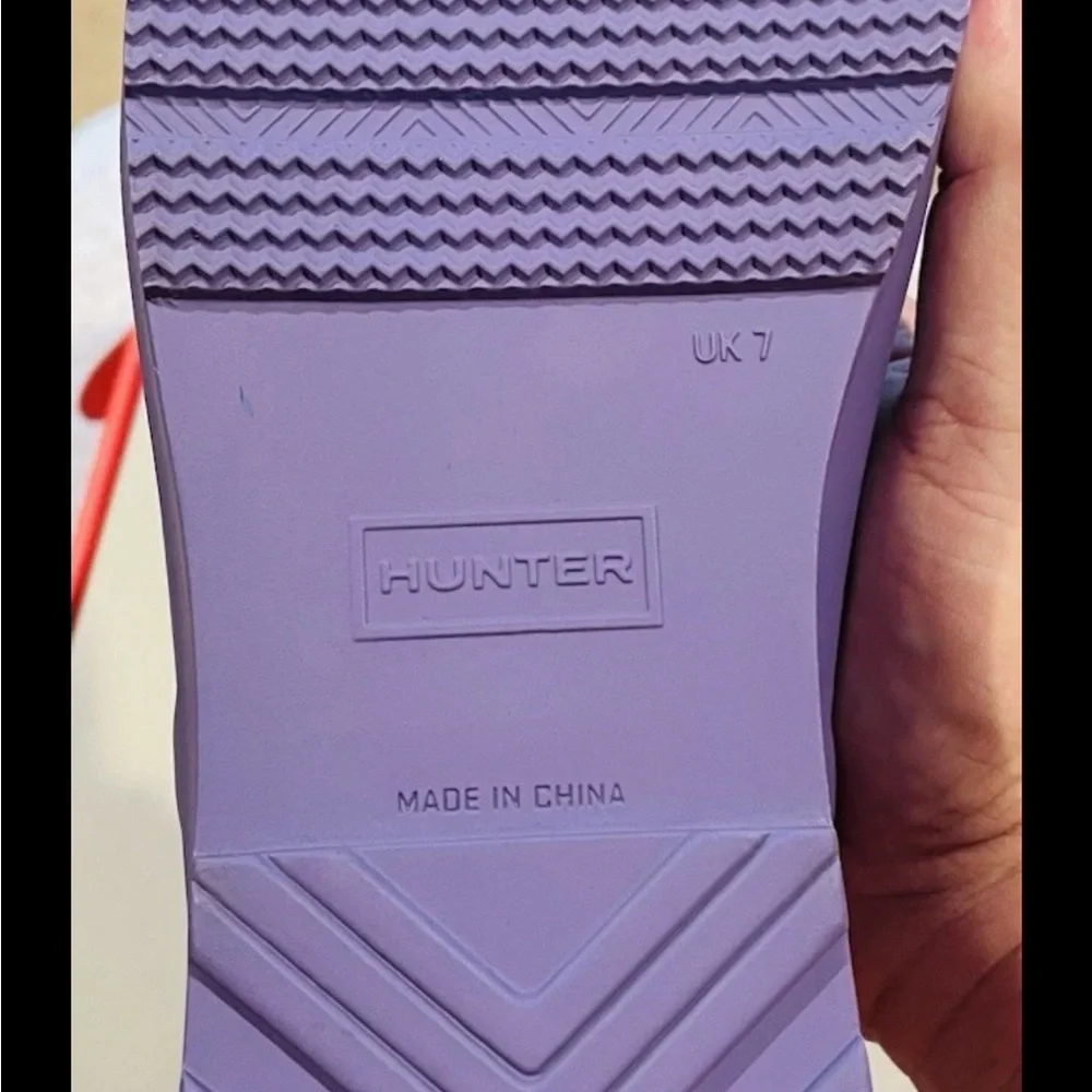 SOLD….NEW Women's Size 7 or 9 HUNTER Original PLAY SHORT BOOT IRIDESCENT RAIN 7W - Picture 4 of 7